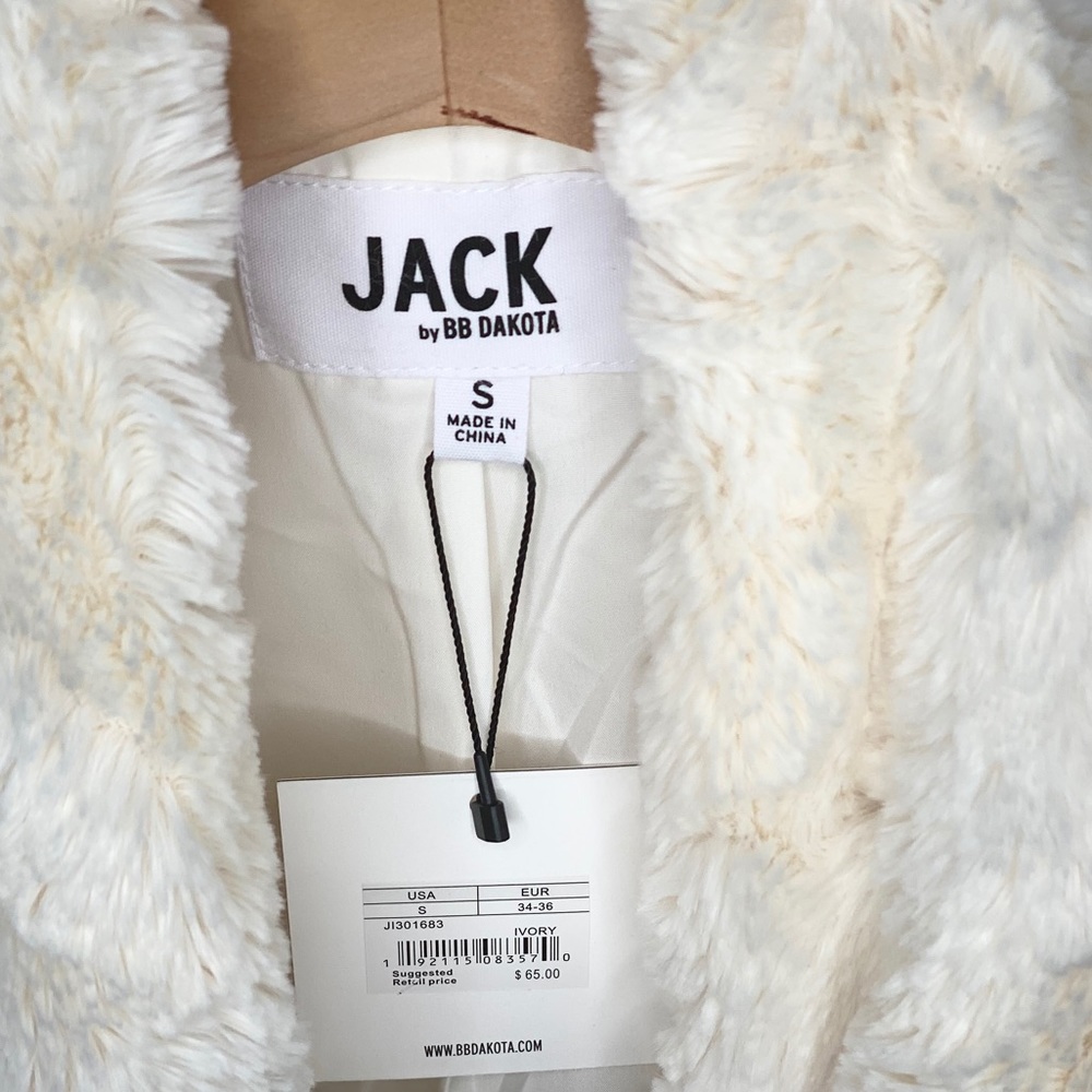 SOLD Jack by BB Dakota Vest - Picture 3 of 6